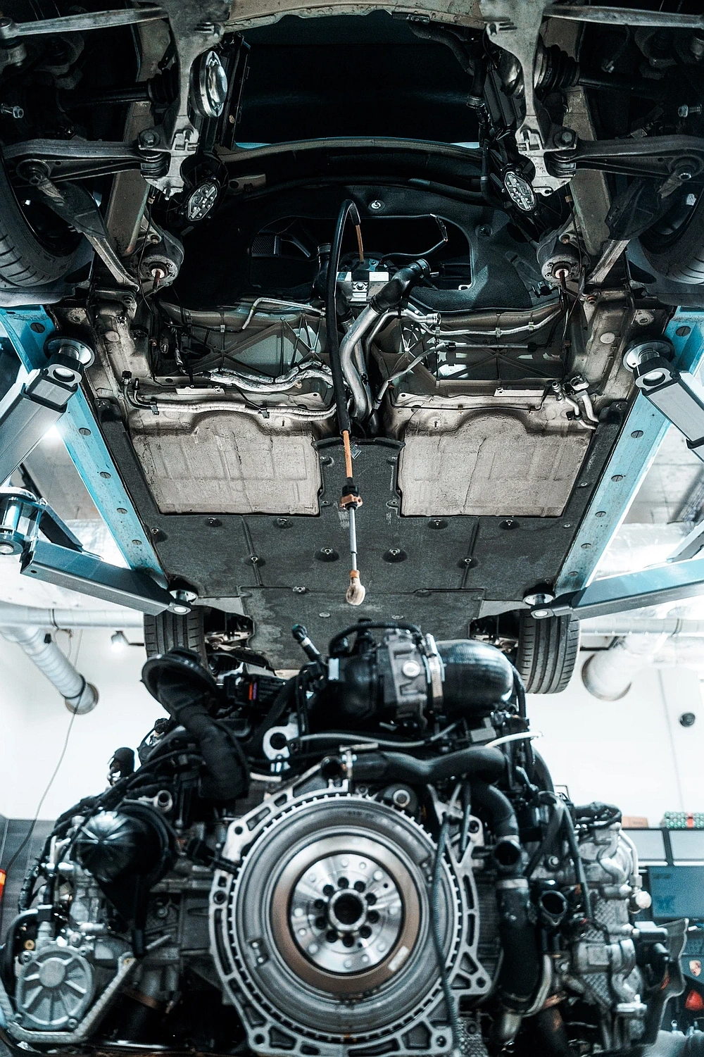Porsche Cayman oprava těsnění motoru, servis v IAMWORK
