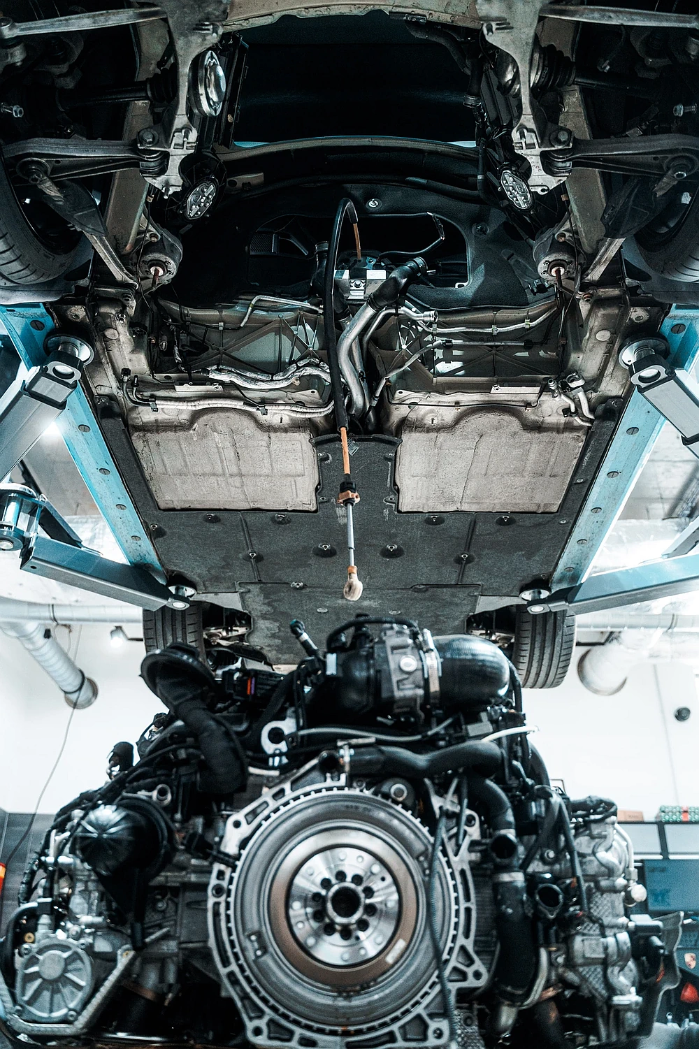 Porsche Cayman oprava těsnění motoru, servis v IAMWORK